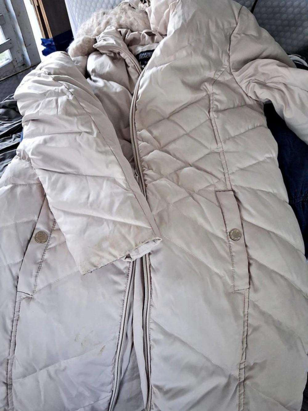 Kenneth Cole Reaction Puffer Jacket in White Size Small